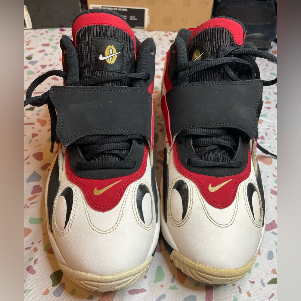 Nike air max speed turf sneakers. 49ers Sz 6Y